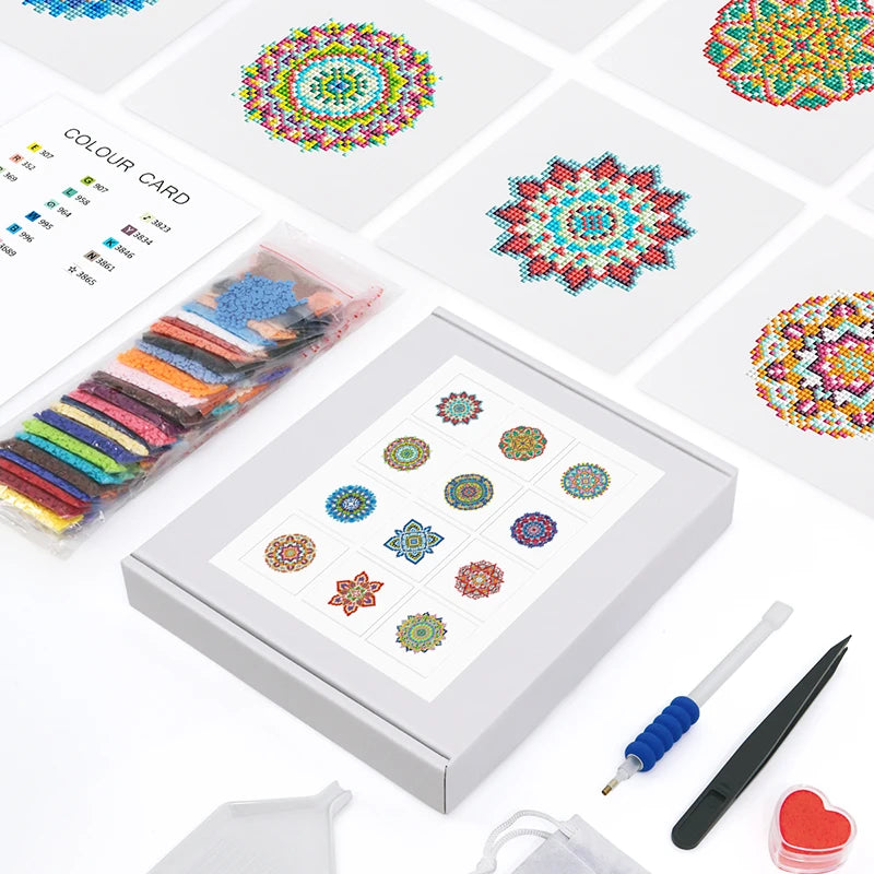 Mini Telas - Conjunto com 12 pcs - Kit Pintura Terapêutica com Diamantes - Pinturinhas Mandalas