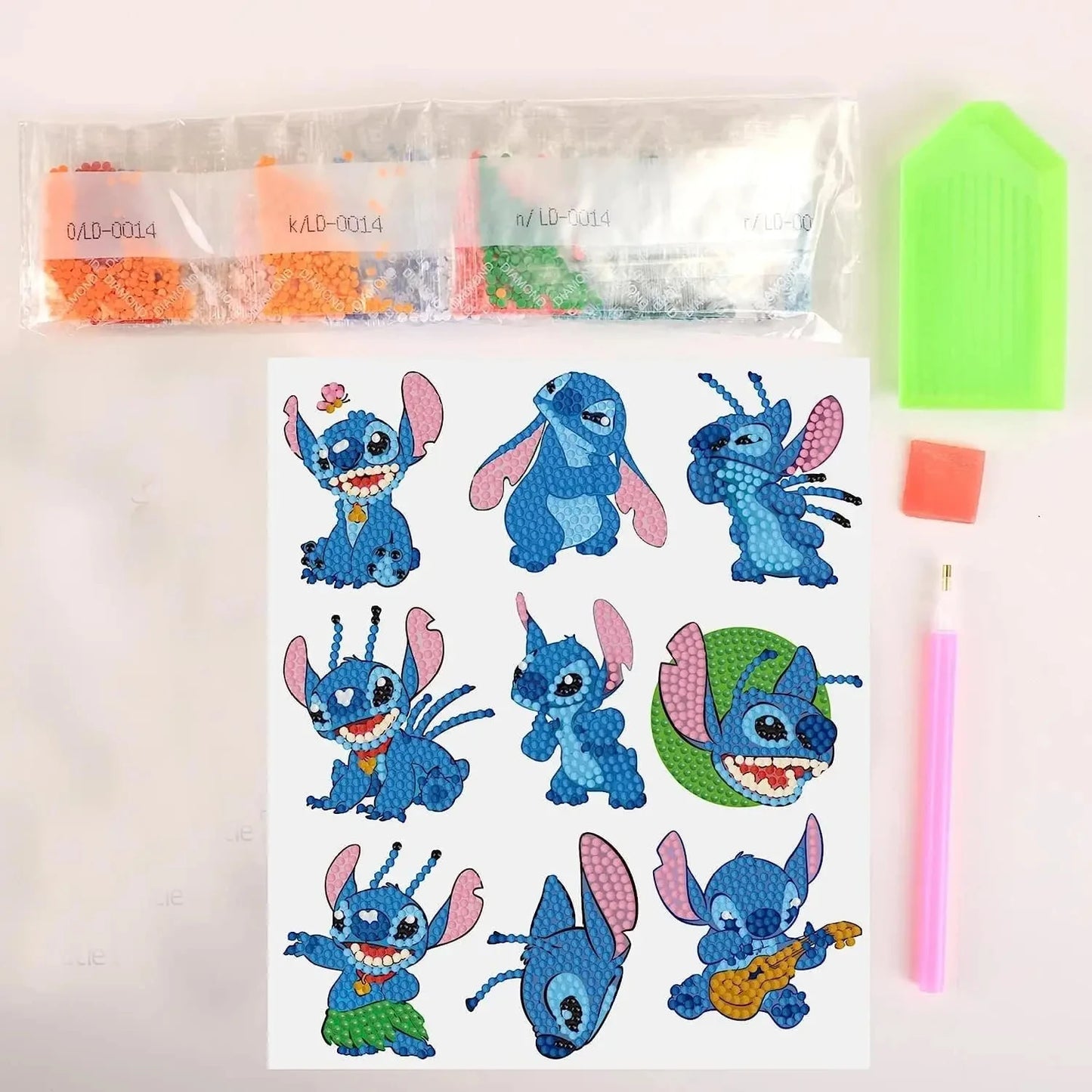 Pintura Terapêutica com Diamantes - Stickers 9Un - Diamante Redondo - Stitch e Namorada